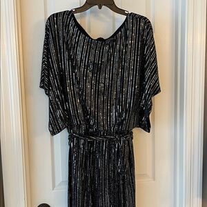 Jessica Howard Black and Silver Maxi Gown with Dolman Sleeves Size Large